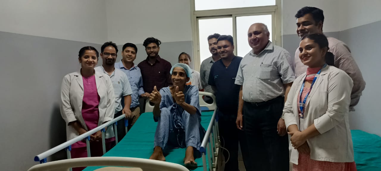 40 किलो वजनी महिला के पेट से निकाली 32 किलो की रसोली…जेसी जुनेजा के डॉक्टर्स का कमाल…