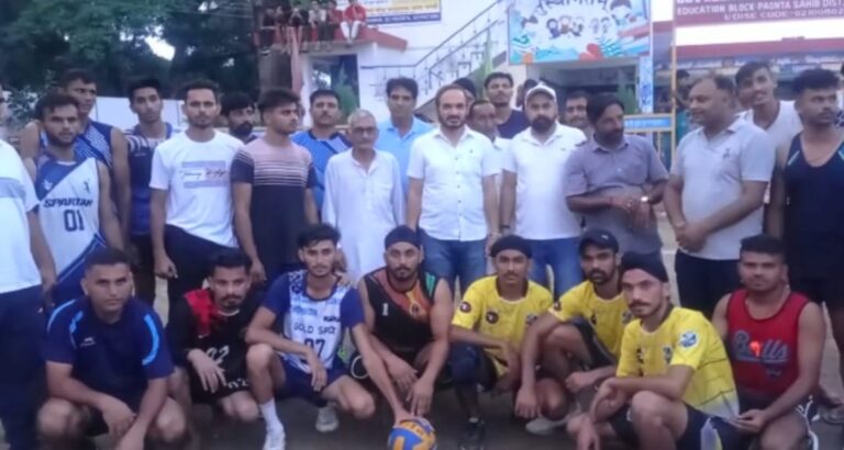 समाजसेवी और खेल प्रेमी मदन मोहन शर्मा पहुंचे यूवाओं के बीच…