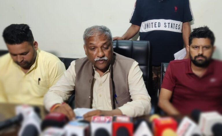 अल्का लांबा मांगे सार्वजनिक तौर पर माफी अन्यथा होगा मामला दर्ज…सुखराम