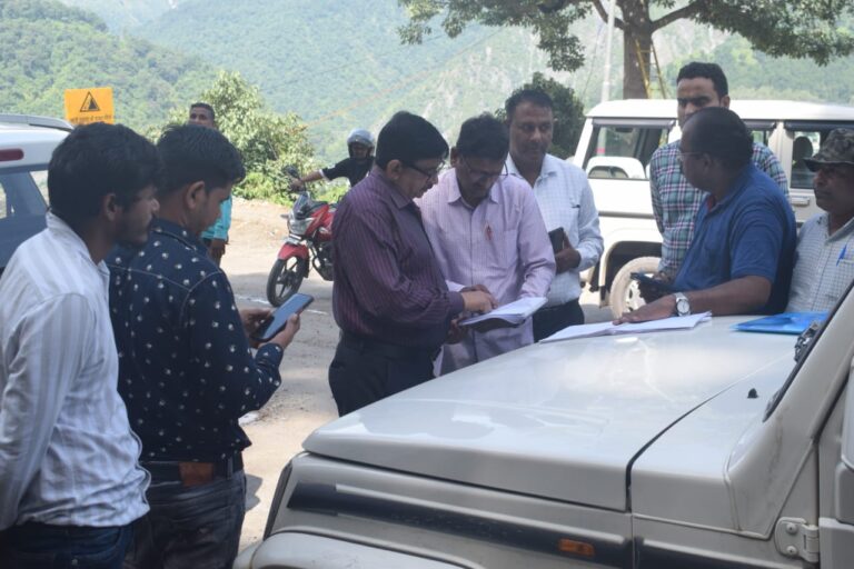 *एसडीएम पांवटा साहिब ने क्षेत्र में भारी बारिश से हुए नुकसान का लिया जायज़ा*