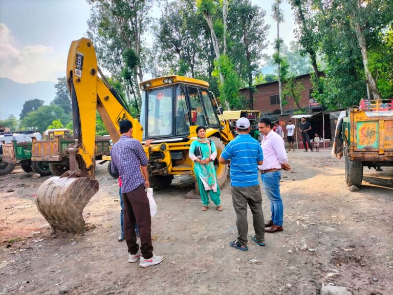 खबर का असर…श्री रेणुका जी और गिरी में गंदगी फैलाने पर रोक… डंपिंग साइट के लिए भी देखी जमीन…