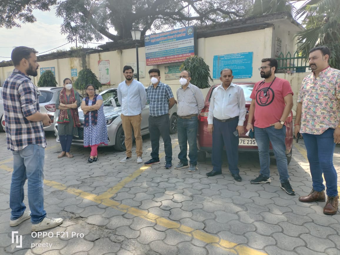 डॉक्टर दो दिवसीय पेन डाउन स्ट्राइक पर, मांगों को लेकर जताई नाराज़गी….