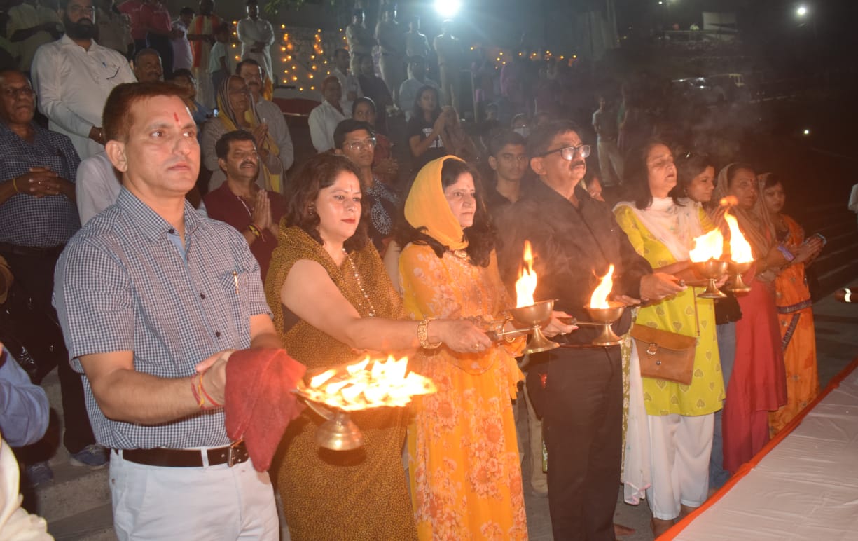 हिमाचल पुलिस बैंड परफॉर्मेंस ने जीता पांडाल में बैठे लोगों का मन…DC सिरमौर रहे मुख्य अतिथि