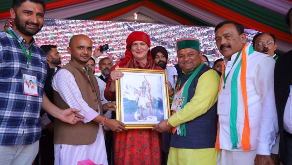 शिलाई में जनसभा करने पहुंची महासचिव प्रियंका गांधी….