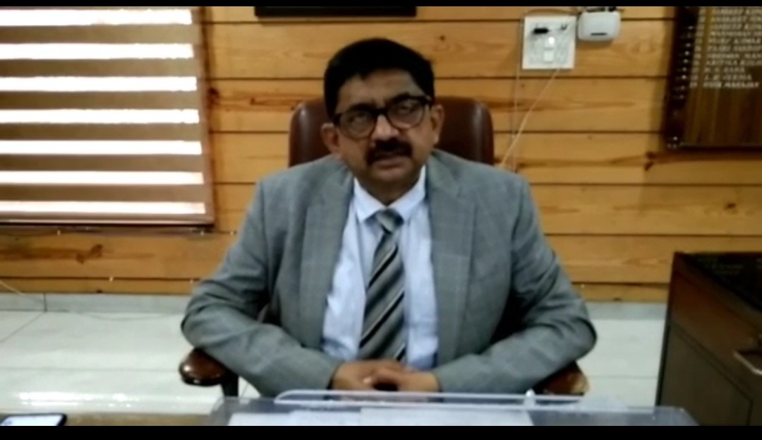 एस डी एम विवेक महाजन ने पांवटा विधान सभा क्षेत्र में 37 पोलिंग पार्टियों को किया आज रवाना