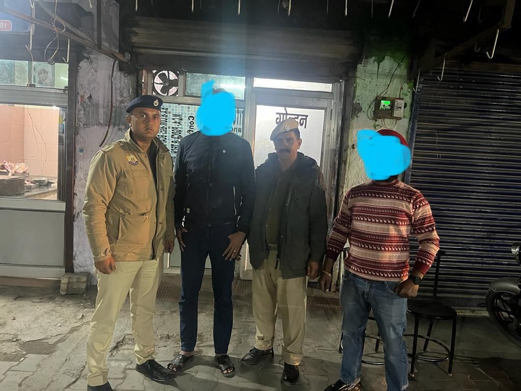 नगर परिषद की दुकानों में चल रहा था अवैध धंधा…पुलिस ने किया गिरफ्तार