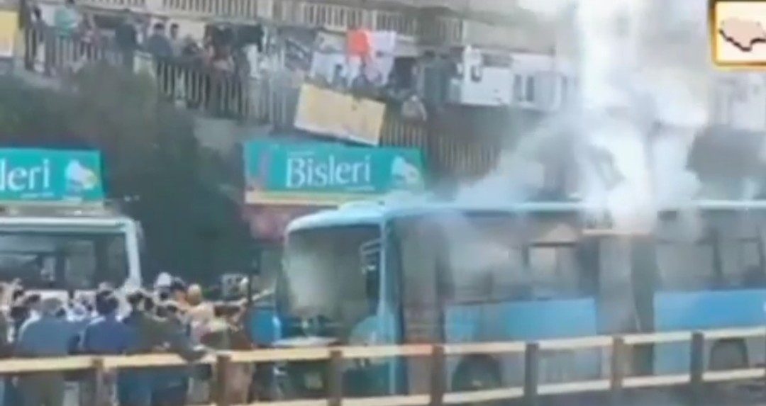 HRTC Bus में अचानक भड़की आग…यात्रियों में अफरा-तफरी