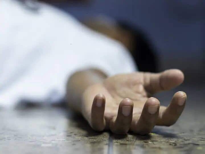 डंपर अनियंत्रित हो खड्ड में गिरा… तीन की दर्दनाक मौत