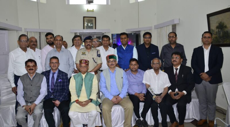केंद्र व प्रदेश सरकार की योजनाओं को और समर्पण से करें लागूः शुक्ल