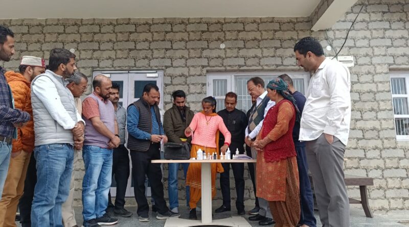 उद्योग मंत्री शिलाई में जल शक्ति विभाग के जल संरक्षण अभियान में हुए शामिल*