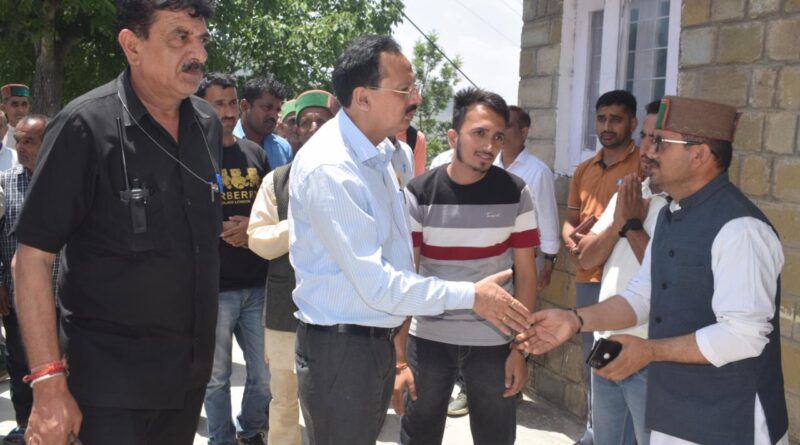 भूमि उपलब्ध होते ही सतौन में बनेंगे पीएचसी तथा आईटीआई भवन-हर्षवर्धन चौहान