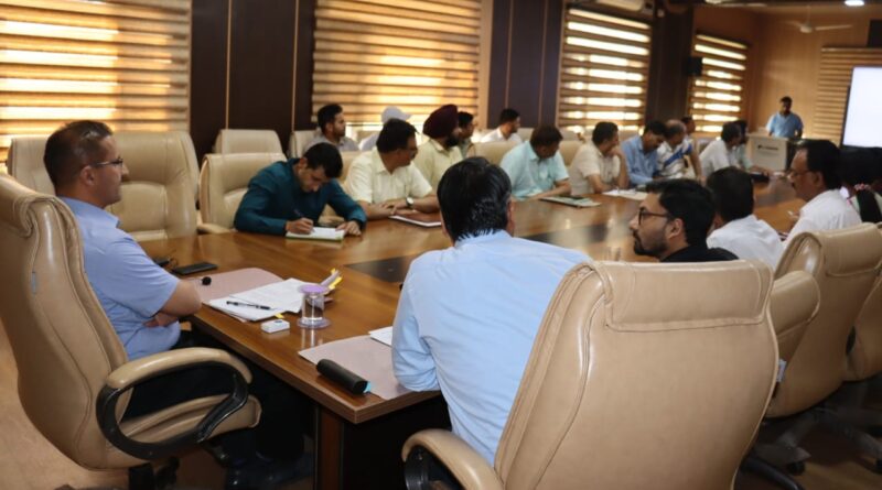कार्यालयों में उपलब्ध ई-कचरे का समयबद्ध निपटारा करें सभी विभाग -उपायुक्त