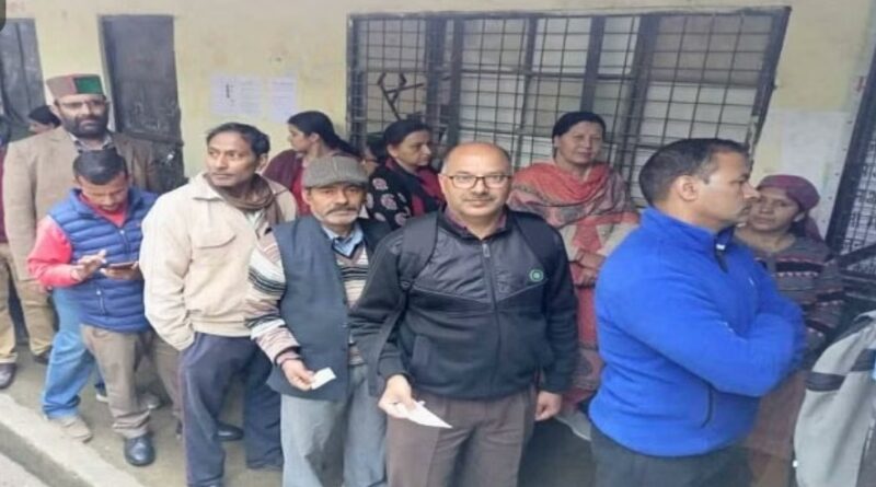 नगर निगम चुनाव के लिए 153 मतदान केंद्रो में प्रक्रिया जारी…