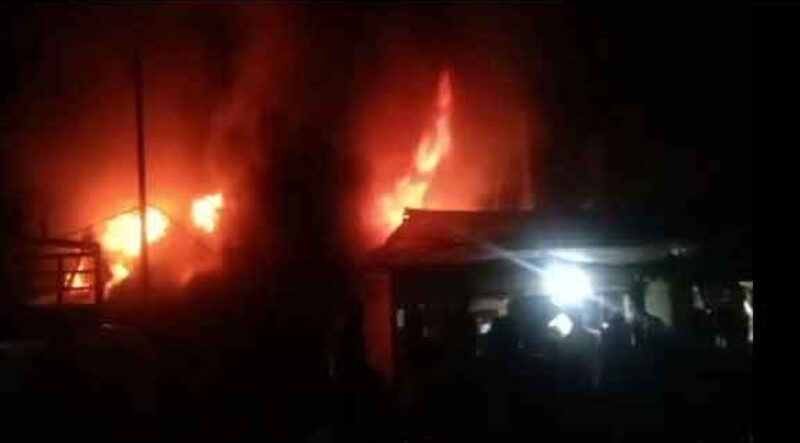 आग की चपेट में आने से दो कमरे जलकर राख… पुलिस द्वारा जांच शुरू