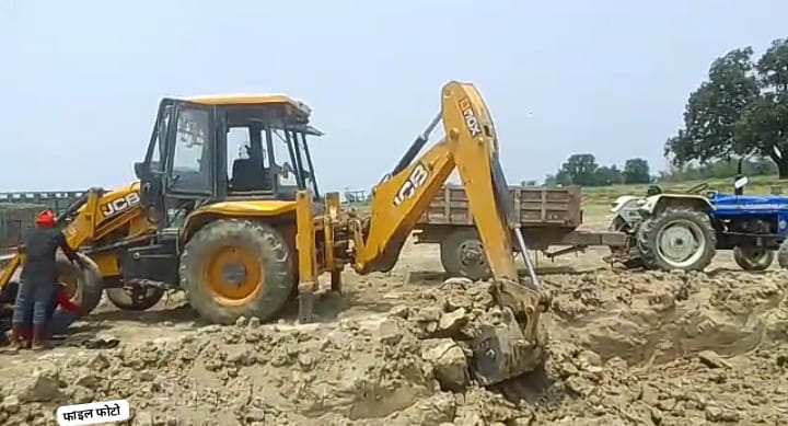 खनन विभाग की बड़ी कार्रवाई… अवैध खनन करती जेसीबी से 50 हजार वसूला जुर्माना….