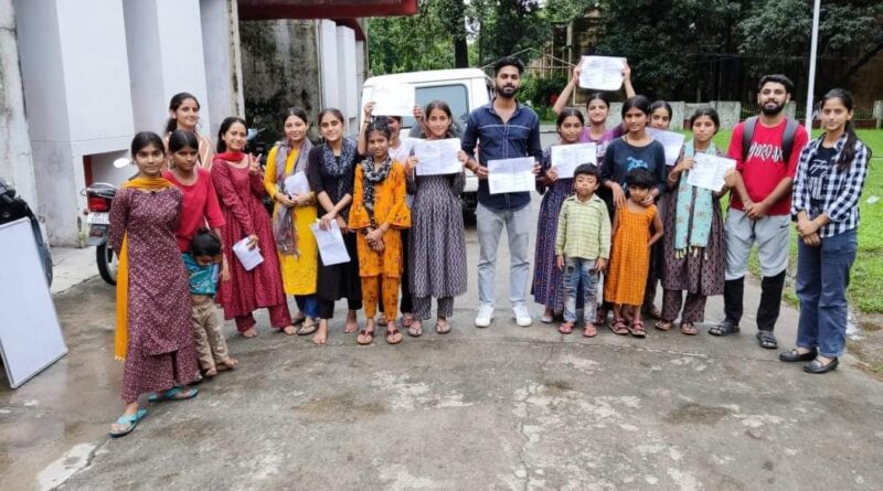 आपदा प्रभावित बच्चों को किया जा रहा शिक्षा के प्रति जागरूक… good work