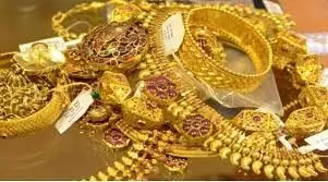 पति ने किए पत्नी के गहने चोरी, ऐसे खुला राज….