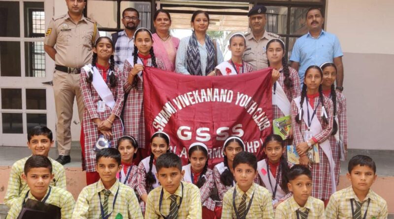 स्कूली बच्चों को दी साइबर क्राइम की जानकारी…सिखाया यातायात नियमों का पाठ…