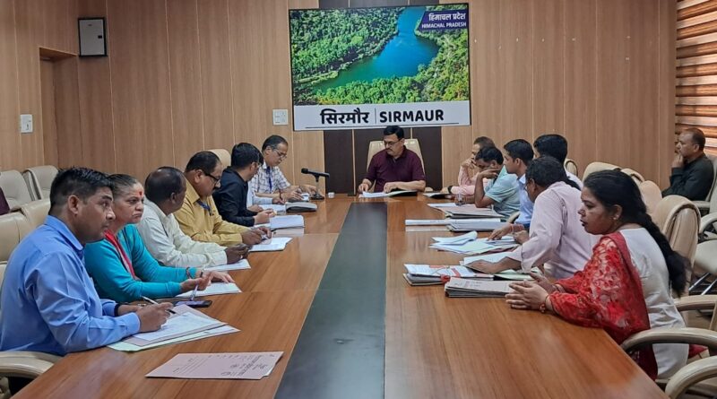 सिरमौर जिला में मतदान केंद्रों के युक्तिकरण के सम्बन्ध में बैठक आयोजित