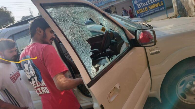 पांवटा पुलिस स्टेशन के सामने बदमाशों ने दिया वारदात को अंजाम…
