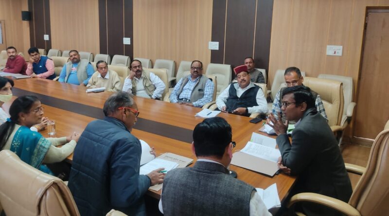 मंडलायुक्त संदीप कदम ने नाहन में मतदाता सूचियों के पुनरीक्षण कार्यों की समीक्षा…