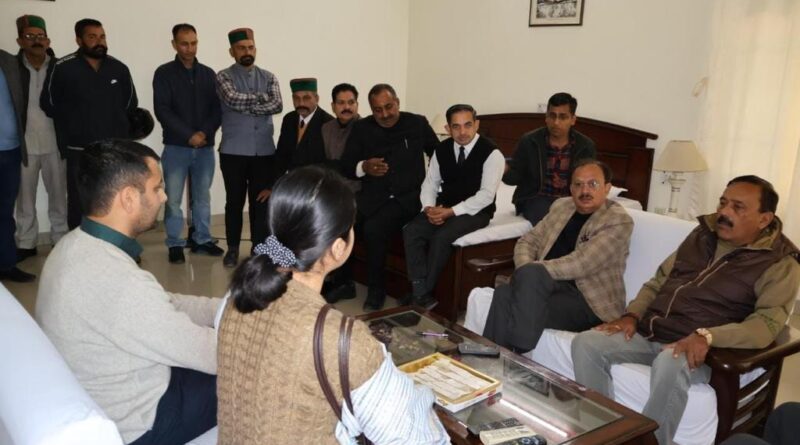उद्योग मंत्री ने पांवटा साहिब तथा शिलाई में सुनी जनसमस्याएं