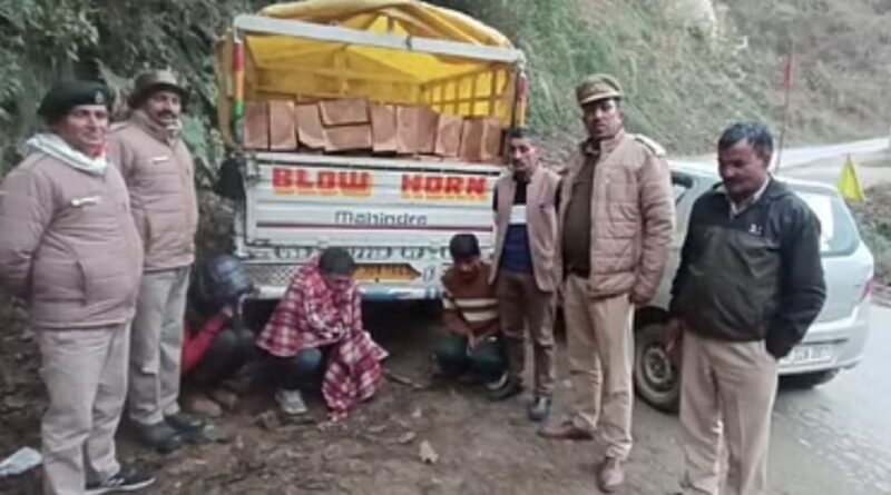 जीप से बरामद देवदार के 31 स्लीपर….जीप मालिक सहित तीन तस्कर गिरफ्तार 