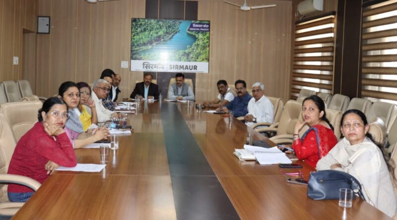 सभी स्वास्थ्य संस्थानों में गुणात्मक स्वास्थ्य सुविधायें उपलब्ध करवाना जरूरी-एल.आर. वर्मा