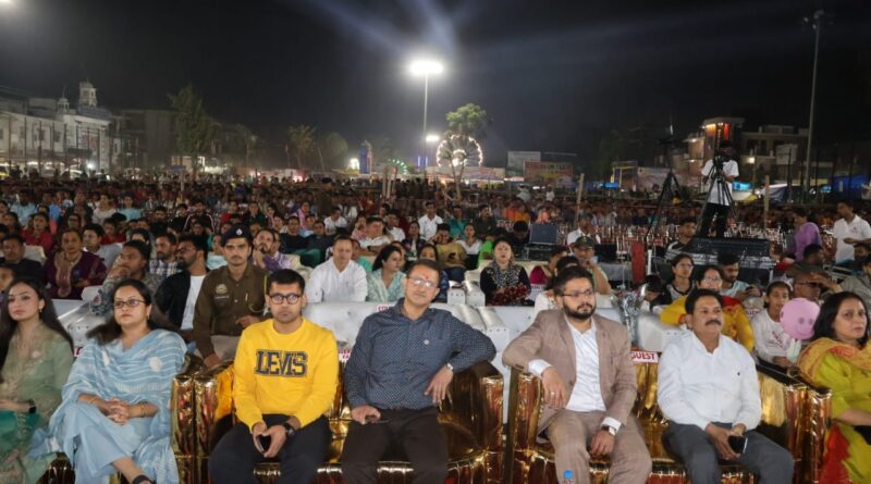 उपायुक्त सुमित खिमटा ने पांवटा साहिब होली मेले की तीसरी सांस्कृतिक संध्या का किया शुभारंभ