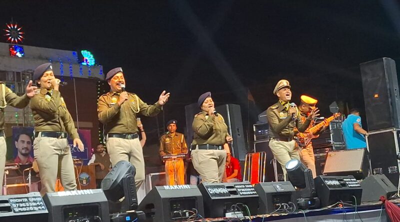 होली मेला अंतिम संध्या पर हार्मनी ऑफ़ द पाइन्स बैंड ने मचाया धमाल…