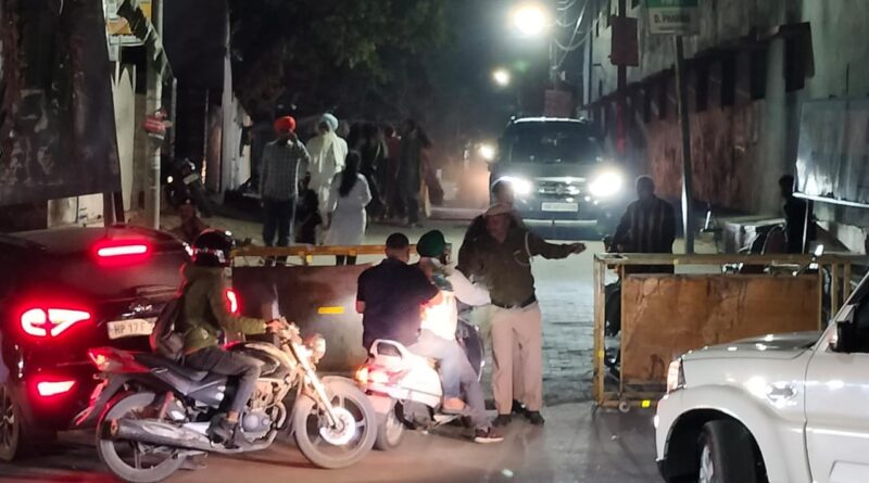 चप्पे-चप्पे पर पुलिस तैनात…मेन बाजार से दिनदहाड़े बाइक चोरी… CCTV में चोर कैद