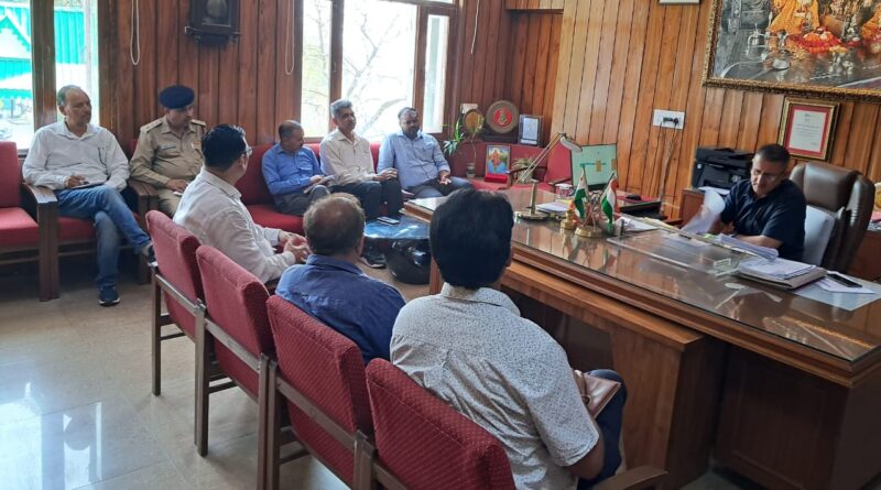प्रचंड गर्मी के दृष्टिगत सभी विभाग मुस्तैदी से अपना कार्य करें-सुमित खिमटा*