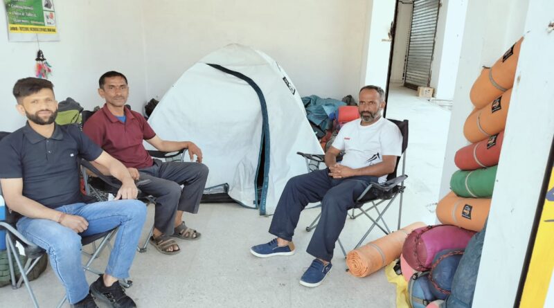 चुडधार में श्रद्धालुओं के लिए प्रशासन व कमेटी की और से रहने व ठहरने खाने का उचित प्रबंध…