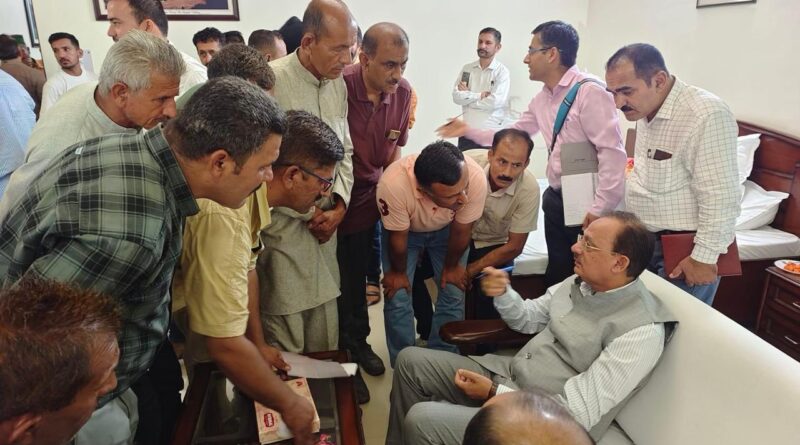 हर्षवर्धन चौहान ने पांवटा साहिब व कफोटा तथा शिलाई में सुनी जनसमस्याएं….