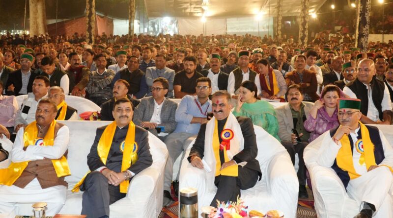 मुख्यमंत्री ने श्री रेणुका जी मंदिर में की पूजा-अर्चना…. प्रकृतिक नजारों से हुए रूबरू…