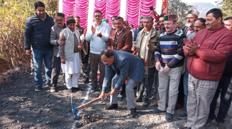 शिक्षण संस्थानों मे आधारभूत ढांचे को किया जा रहा है सुदृढ़-हर्षवर्धन चौहान
