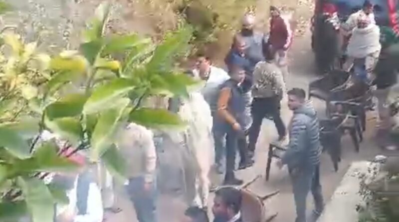 पांवटा साहिब…जमीनी विवाद, महिलाओं पर भी नहीं आई दया…मारपीट की वीडियो वायरल… WATCH  VIDEO