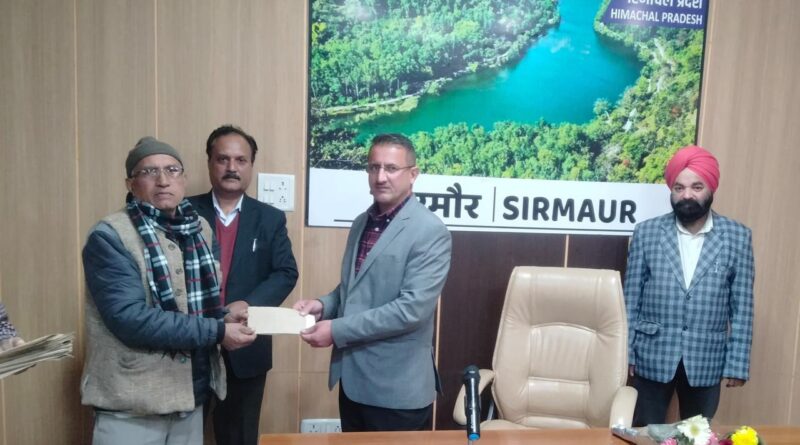 उपायुक्त सिरमौर ने मेरी पाॅलिसी मेरे हाथ अभियान का किया शुभारंभ…