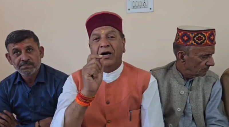 प्रदेश को 1 लाख करोड़ के कर्ज में डुबोने व 1865 संस्थान बंद करने लिए कसे तंज 