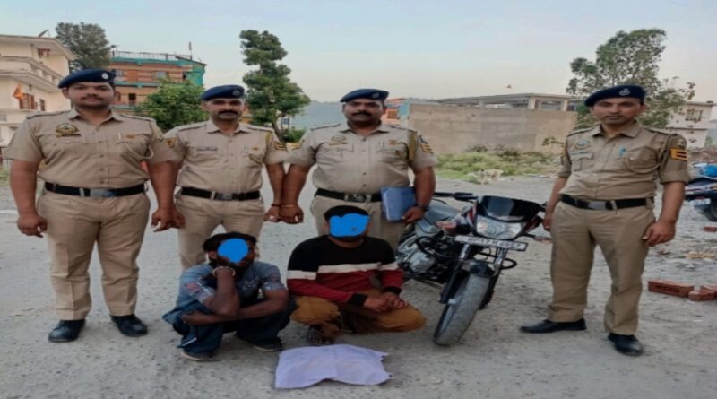 2.066 किलोग्राम गांजा व स्मैक बरामद…तीन गिरफ्तार…