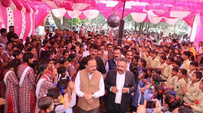 शिलाई विस क्षेत्र के रोनहाट में खंड प्रारंभिक शिक्षा कार्यालय का किया शुभारंभ