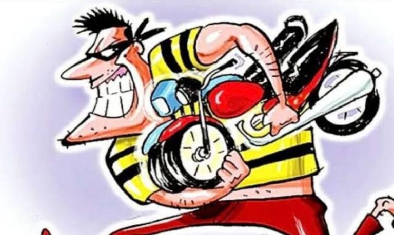 दोस्त हुआ बाइक, कैश और मोबाइल लेकर फरार….मामला दर्ज 