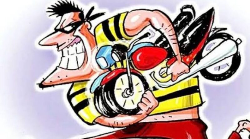 दोस्त हुआ बाइक, कैश और मोबाइल लेकर फरार….मामला दर्ज 