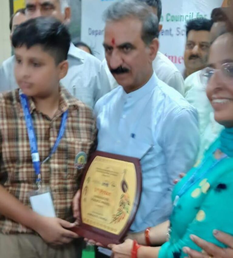 राज्य स्तरीय बाल विज्ञान कांग्रेस में प्रतीक और मनरीत सर्वश्रेष्ठ….सीएम ने किया सम्मानित….