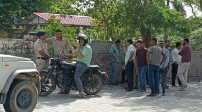 अनियंत्रित बाइक पेड़ से टकराई दो नाबालिक बच्चों की दर्दनाक मौत …